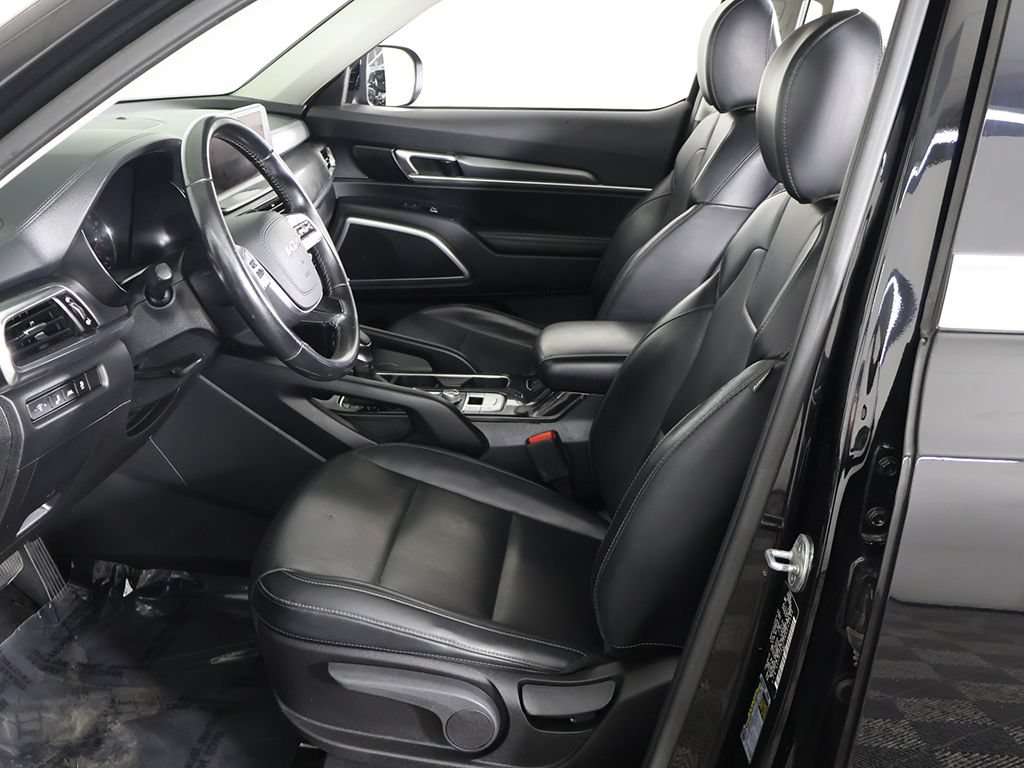 Used 2022 Kia Telluride LX FWD image 28