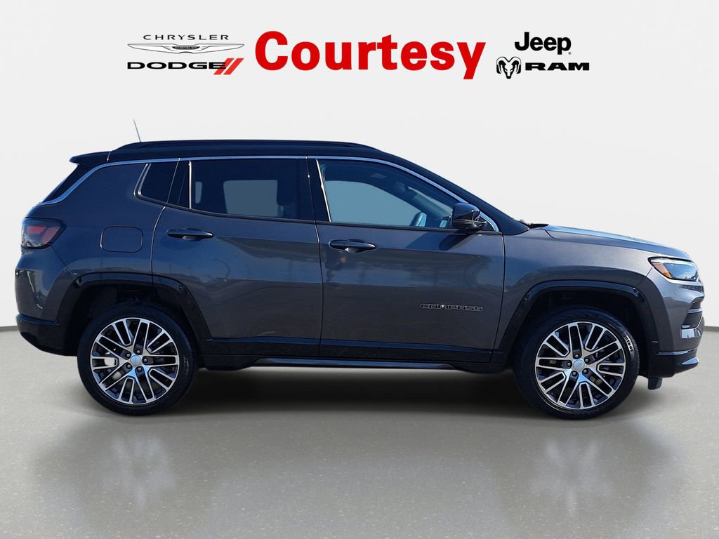 Certified 2023 Jeep Compass Limited w/ Elite Group AWD/4WD image 4