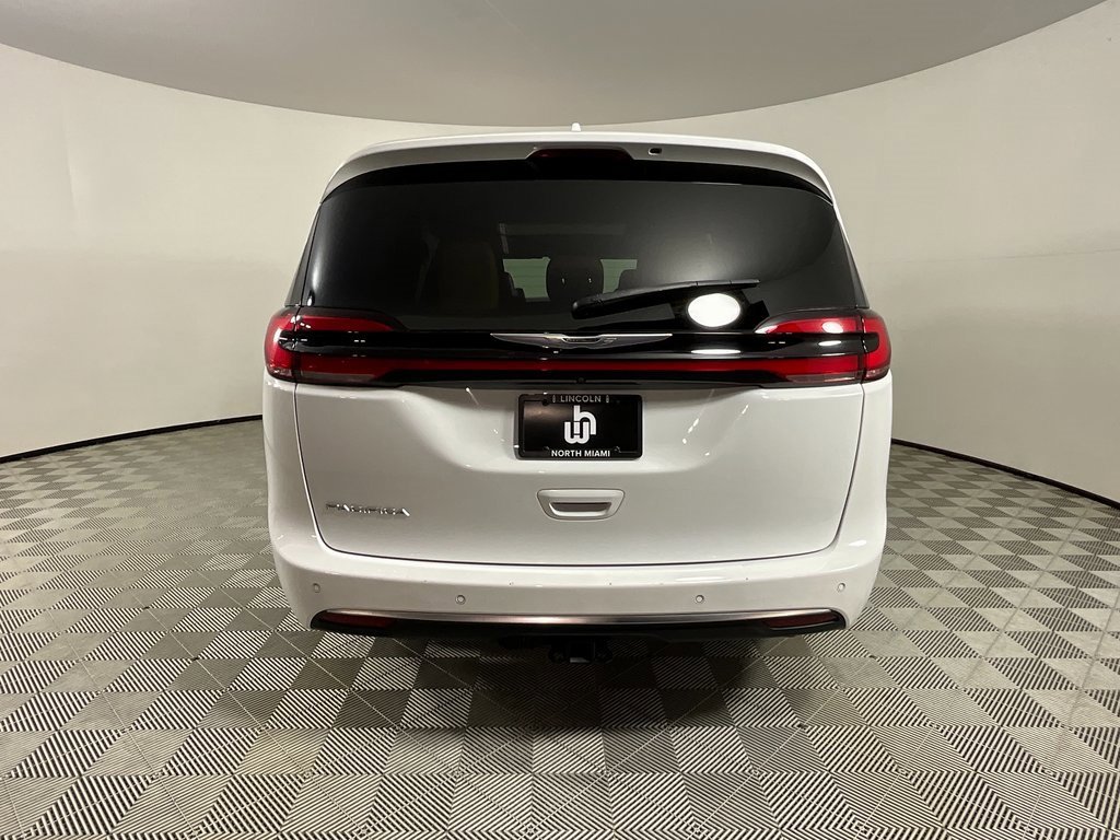 Used 2022 Chrysler Pacifica Pinnacle image 8