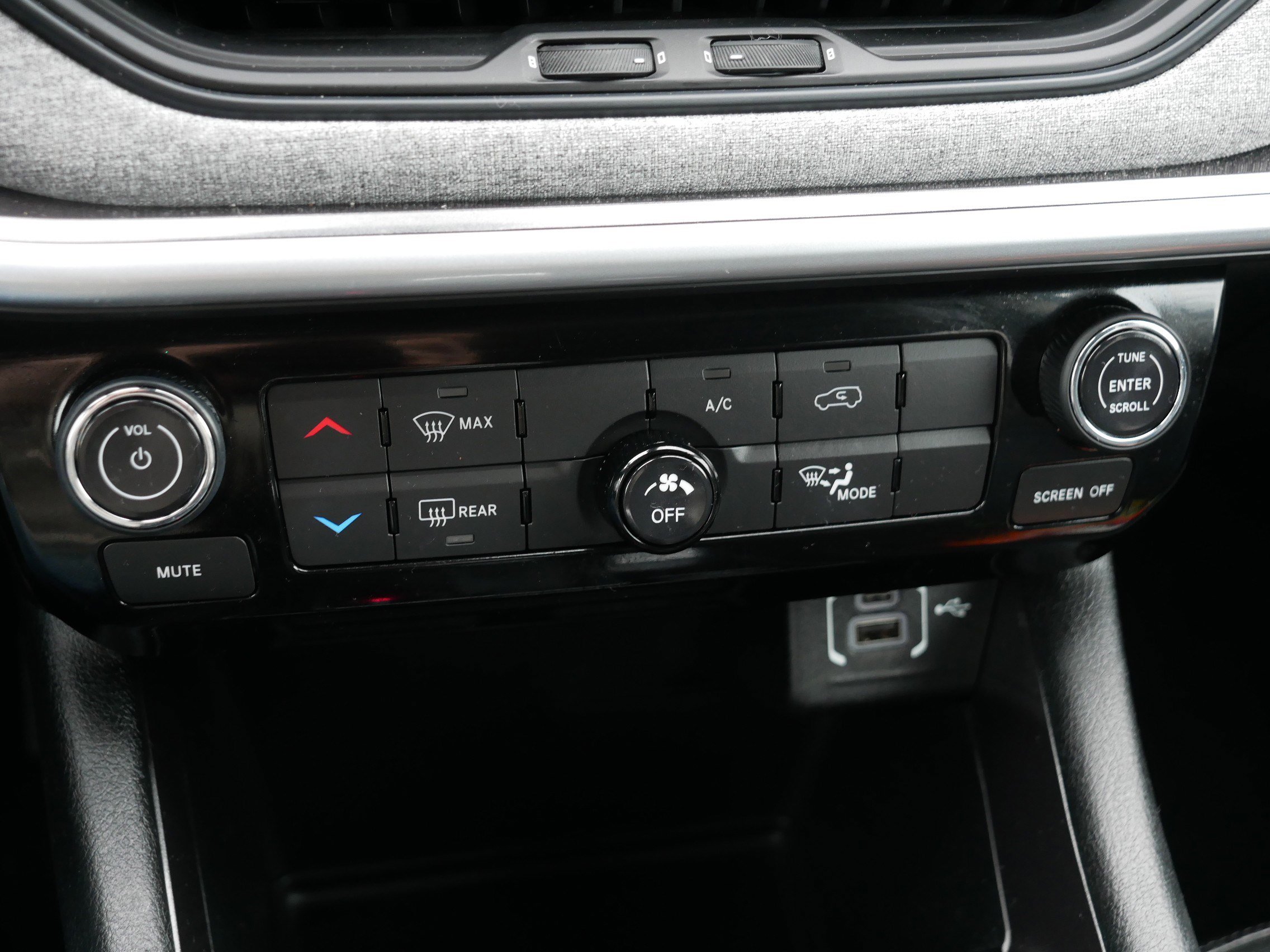 Used 2022 Jeep Compass Latitude AWD/4WD image 23