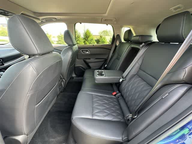 Used 2023 Nissan Rogue Platinum AWD/4WD image 19