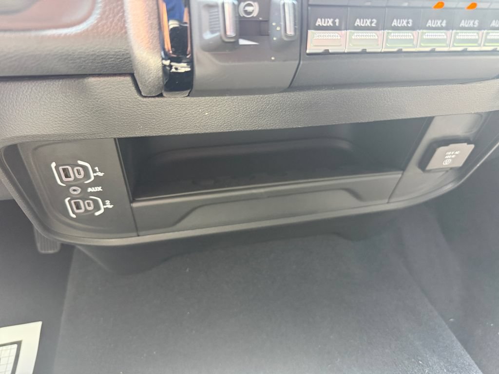 New 2026 RAM 2500 Tradesman w/ Safety Group AWD/4WD image 28