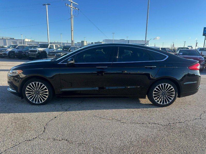 Used 2018 Ford Fusion SE w/ Fusion SE Technology Package image 2