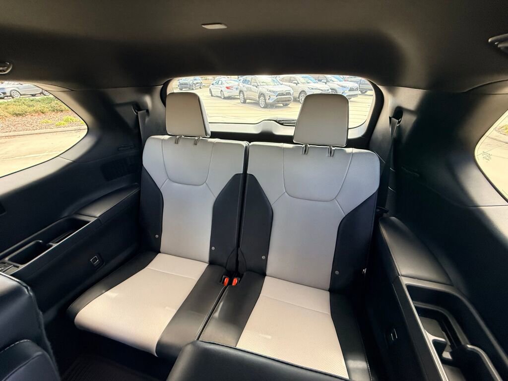 Used 2024 Lexus TX 500h TX 500h F SPORT Premium image 19