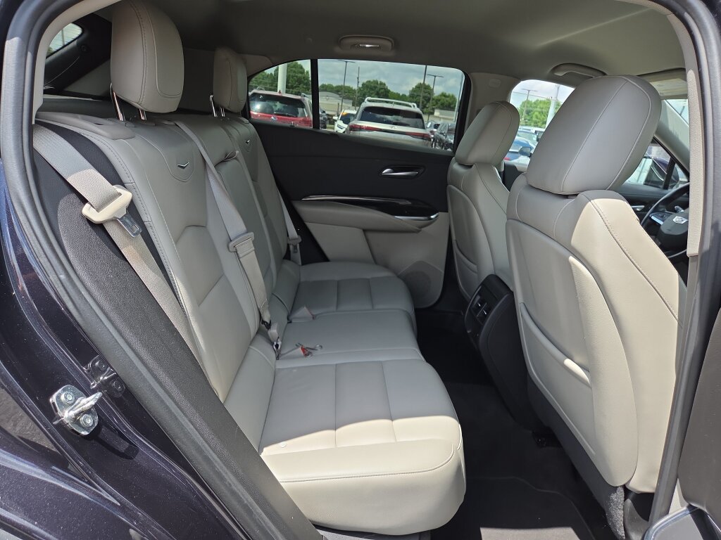 Used 2023 Cadillac XT4 Premium Luxury FWD image 14