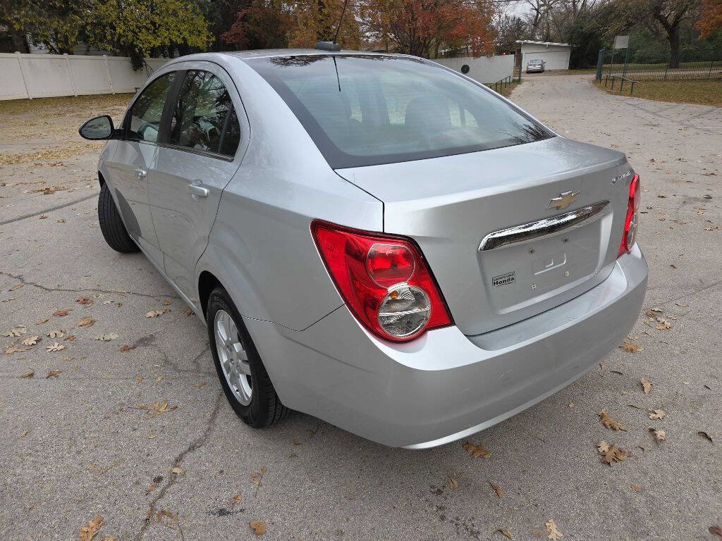 Used 2016 Chevrolet Sonic LT image 4