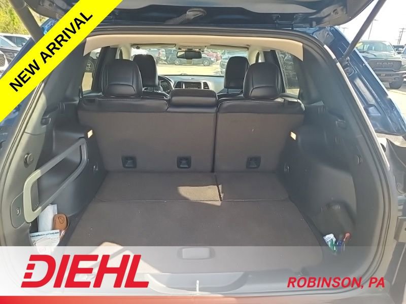 Used 2018 Jeep Cherokee Limited AWD/4WD image 6