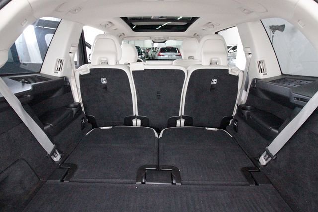 Certified 2024 Volvo XC90 T8 Ultimate w/ Protection Package Premier image 26