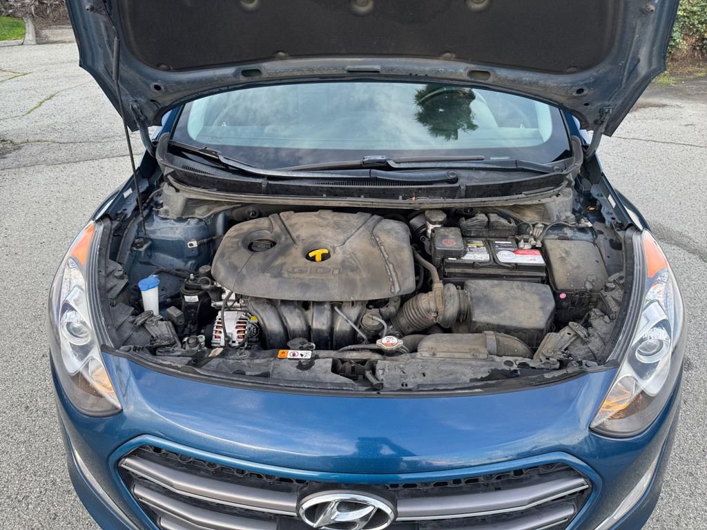 Used 2016 Hyundai Elantra GT w/ Option Group 02 image 31