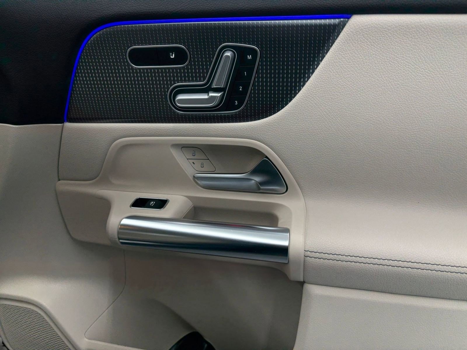 Certified 2022 Mercedes-Benz GLA 250 4MATIC image 22