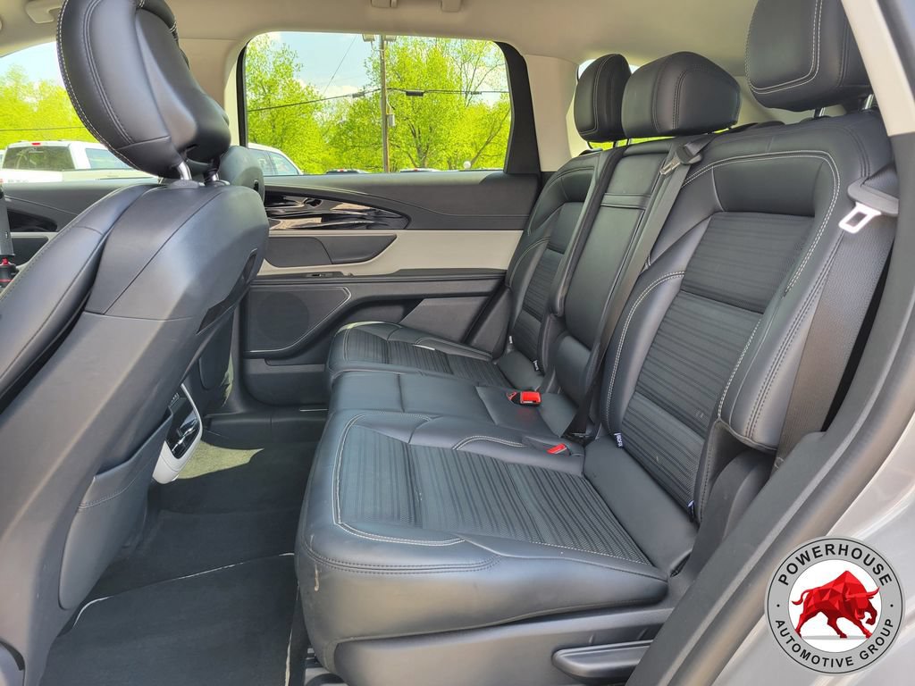 Used 2024 Lincoln Nautilus Reserve AWD/4WD image 16