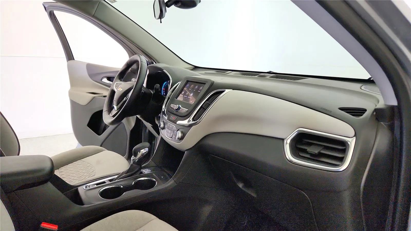 Used 2024 Chevrolet Equinox LT w/ LPO, Floor Liner Package image 37