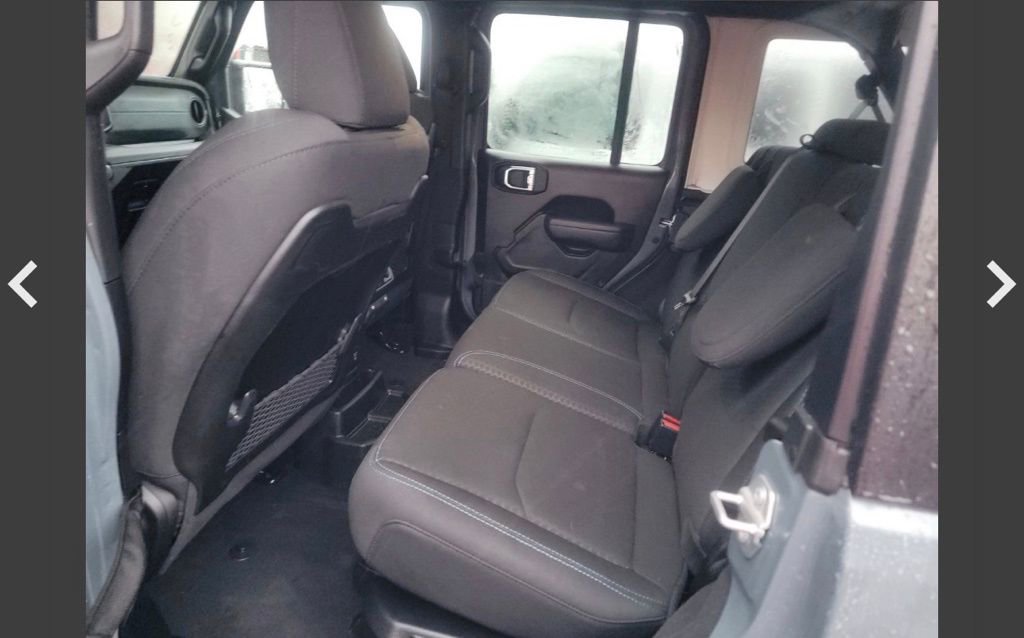 Used 2025 Jeep Wrangler Unlimited Rubicon 4xe image 14