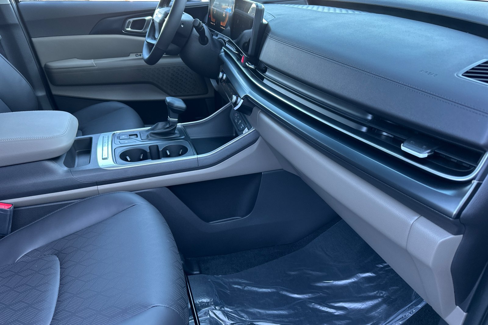 New 2027 Kia Carnival FWD image 16