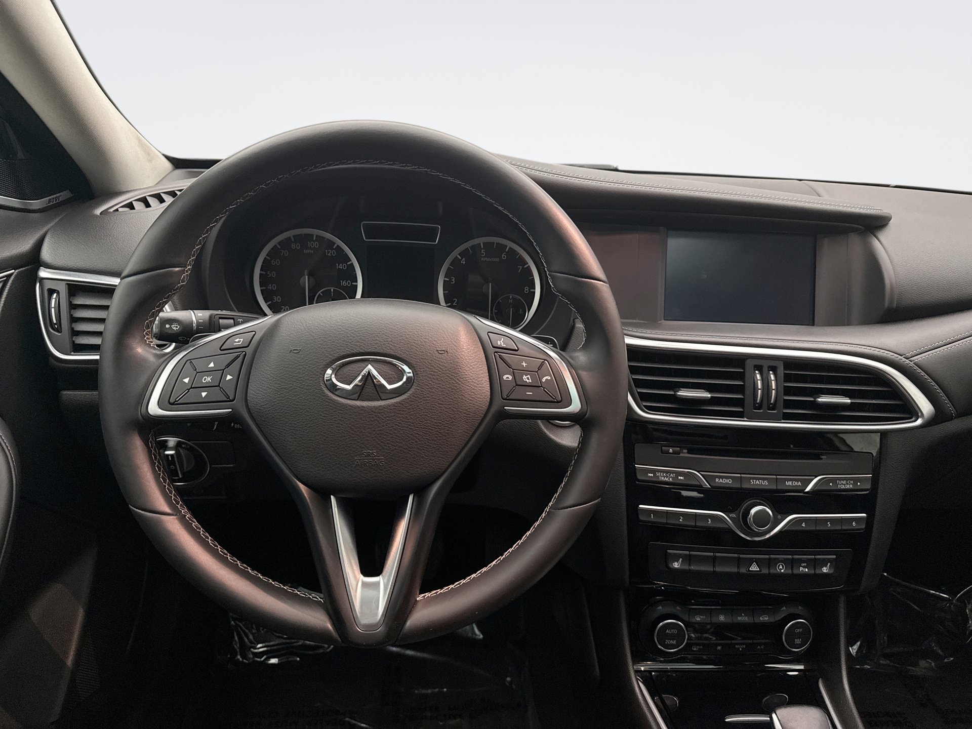 Used 2018 INFINITI QX30 Premium w/ Navigation Package AWD/4WD image 12