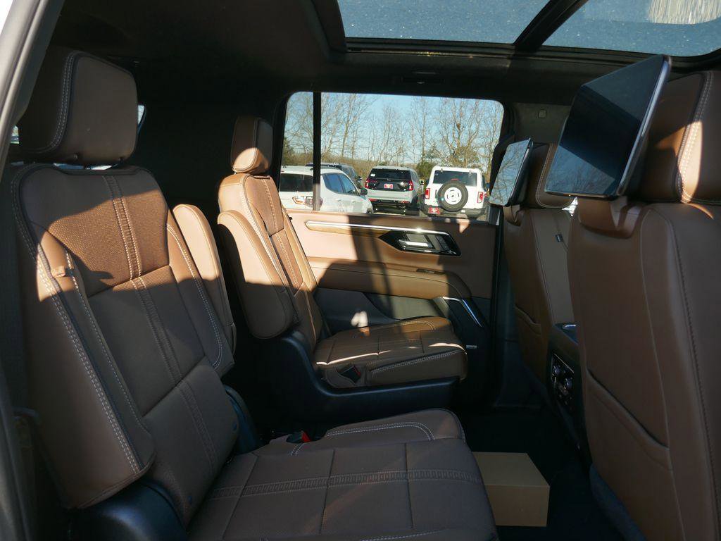 New 2026 Chevrolet Suburban High Country image 11