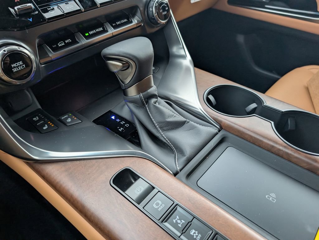 New 2026 Lexus LX 600 4WD w/ Luxury Package image 16