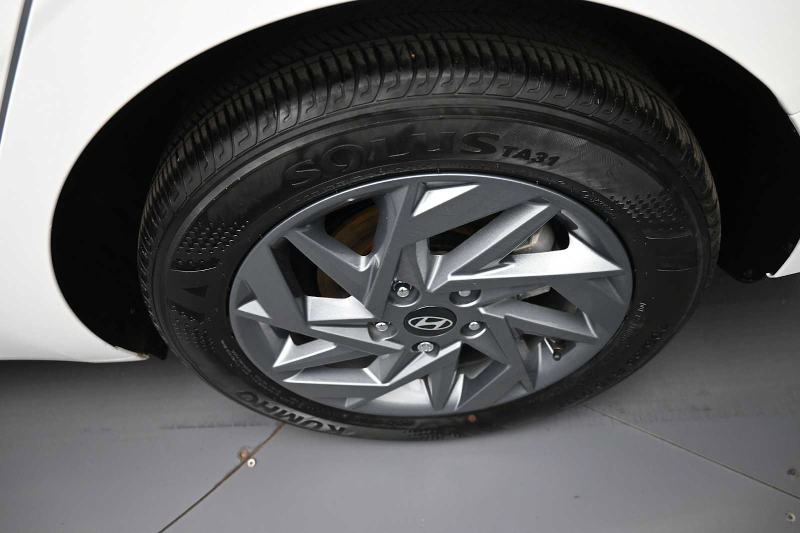 Certified 2024 Hyundai Elantra SEL FWD image 14