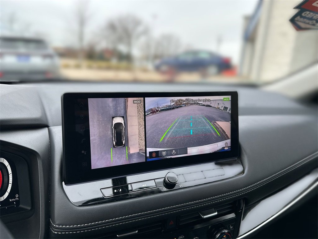 Used 2024 Nissan Rogue SL w/ SL Premium Package image 24