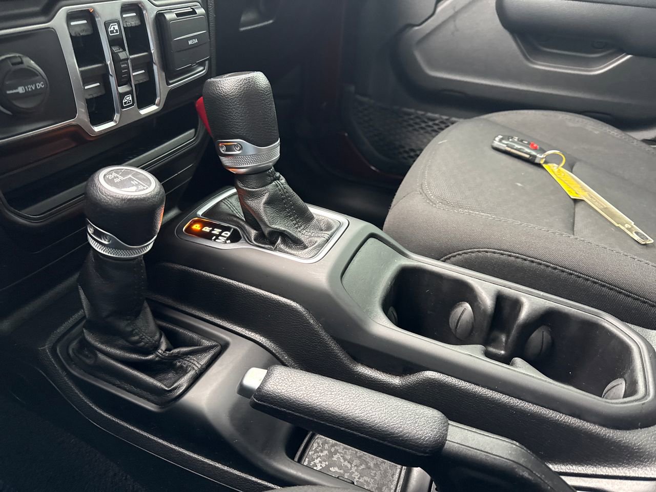 Used 2021 Jeep Gladiator Sport image 22