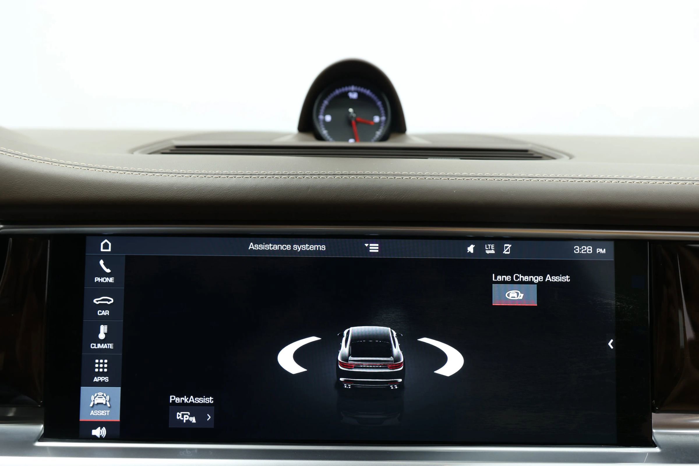 Used 2018 Porsche Panamera 4 Executive w/ Dark Walnut Interior Package image 40