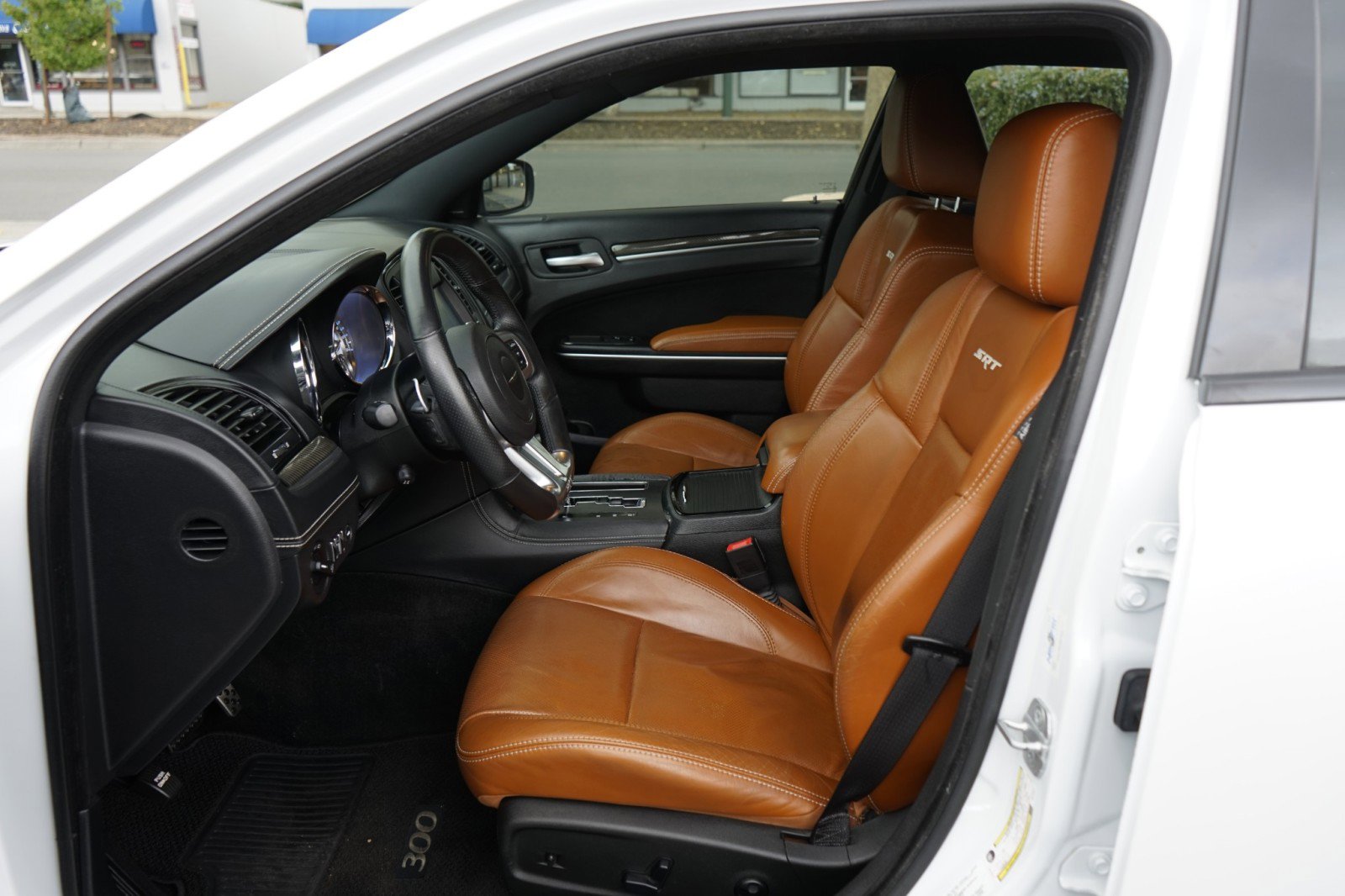 Used 2014 Chrysler 300 SRT8 w/ Leather Interior Group image 18