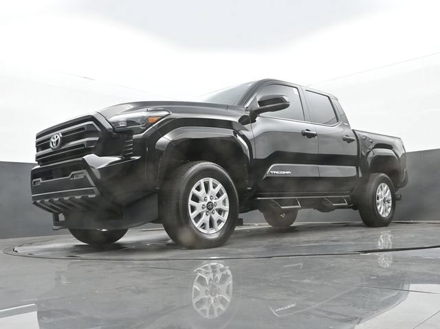 Used 2024 Toyota Tacoma SR5 AWD/4WD image 25
