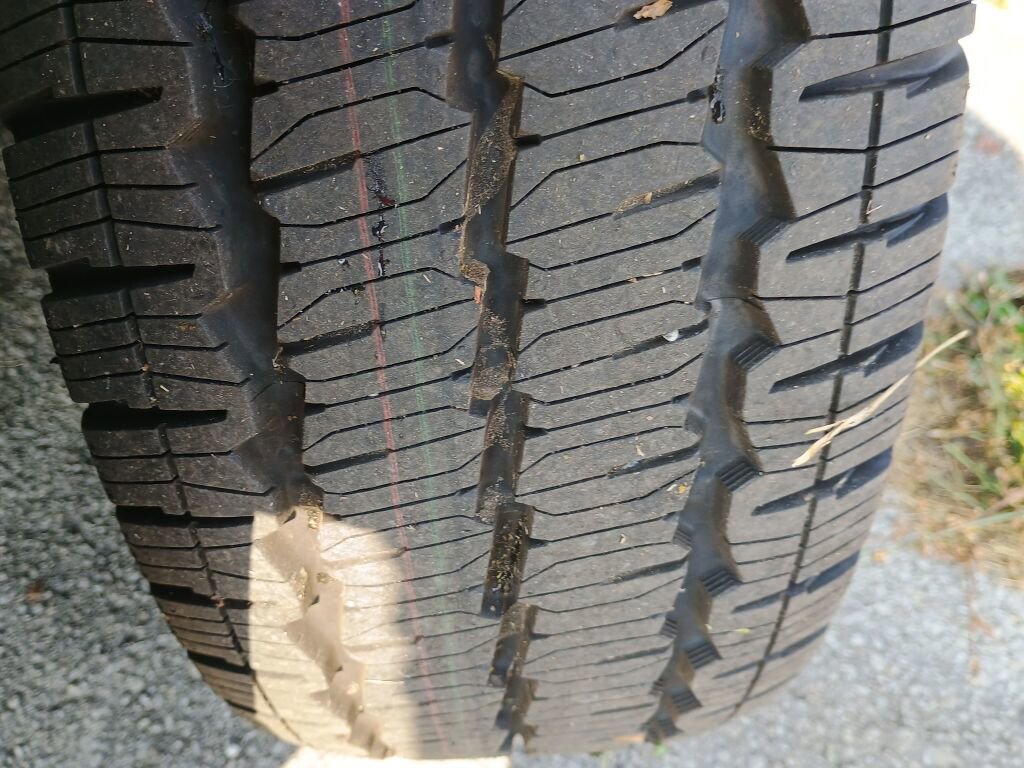 New 2025 Ford Transit 150 148 Medium Roof w/ Interior Upgrade Package image 23