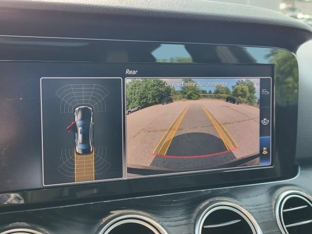 Used 2018 Mercedes-Benz E 400 4MATIC Sedan image 26