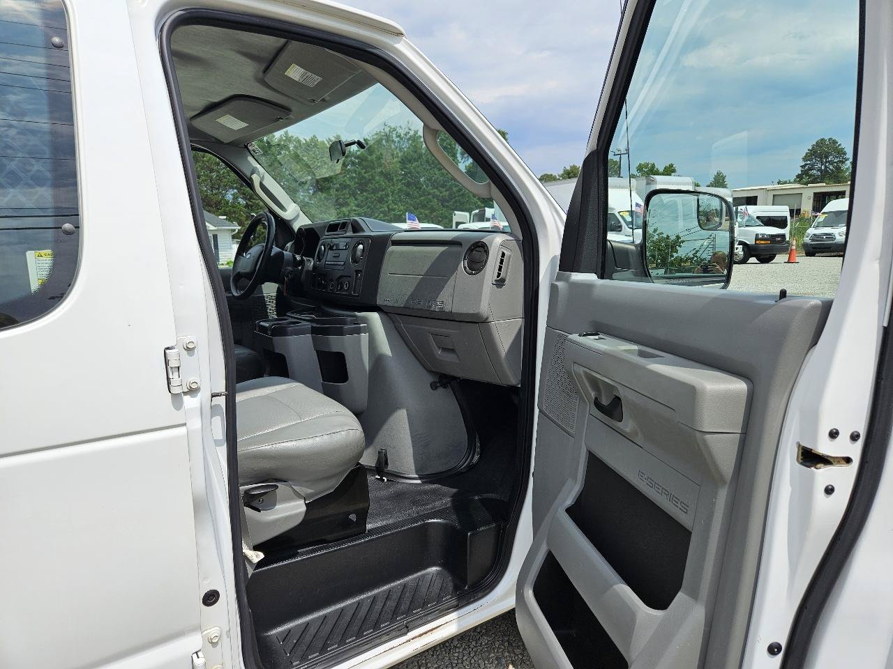 Used 2012 Ford E-250 and Econoline 250 w/ PWR Group RWD image 23