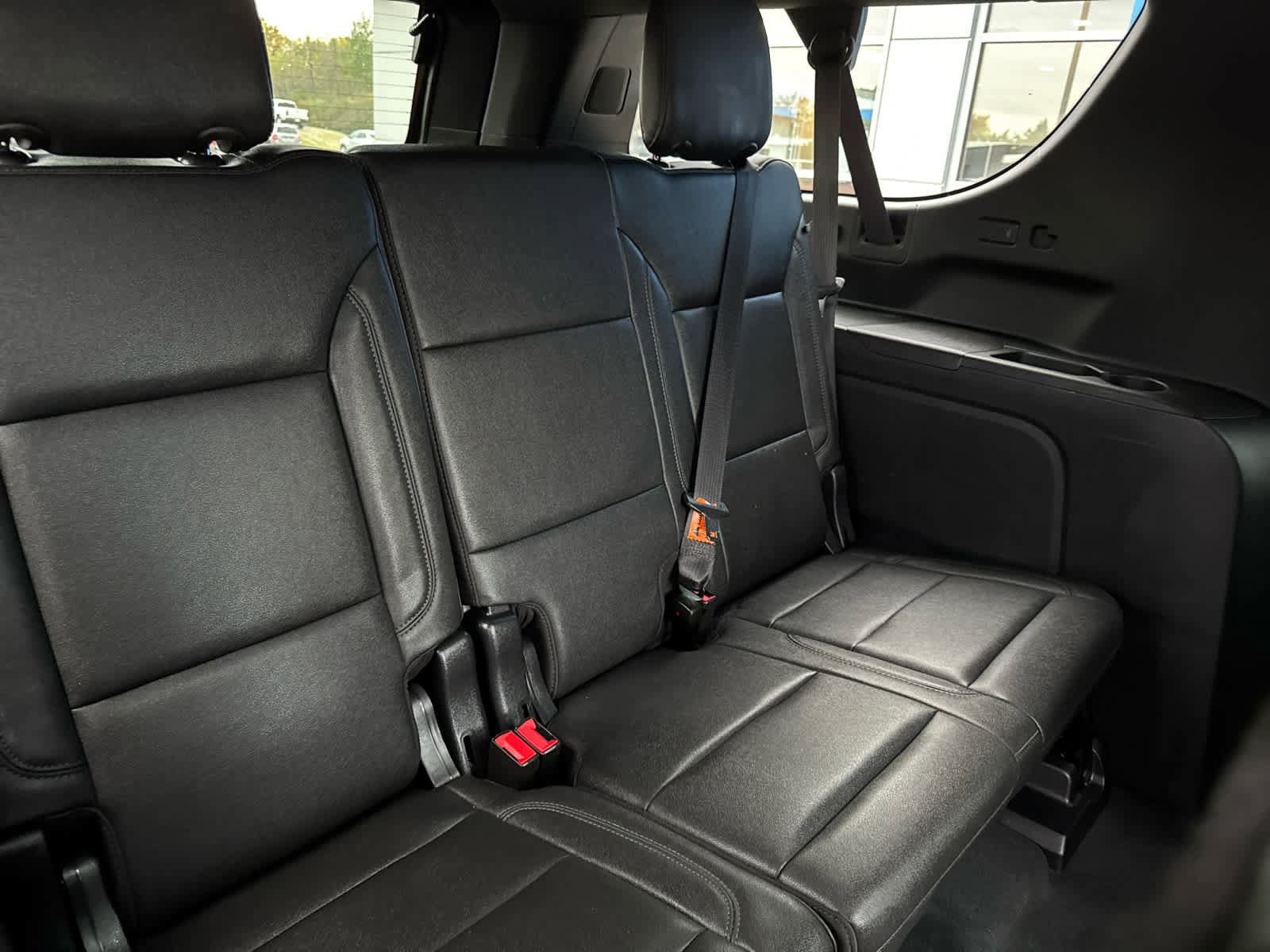 Certified 2023 Chevrolet Suburban Z71 w/ Luxury Package image 6