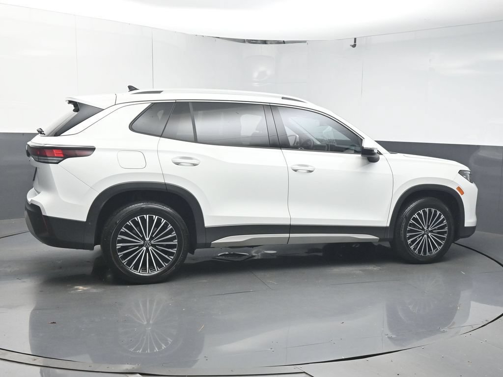 Used 2025 Volkswagen Tiguan S FWD image 8