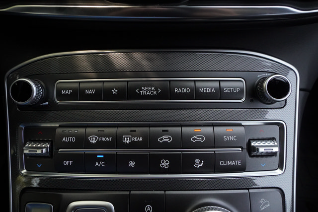 Used 2023 Hyundai Santa Fe Calligraphy AWD/4WD image 19