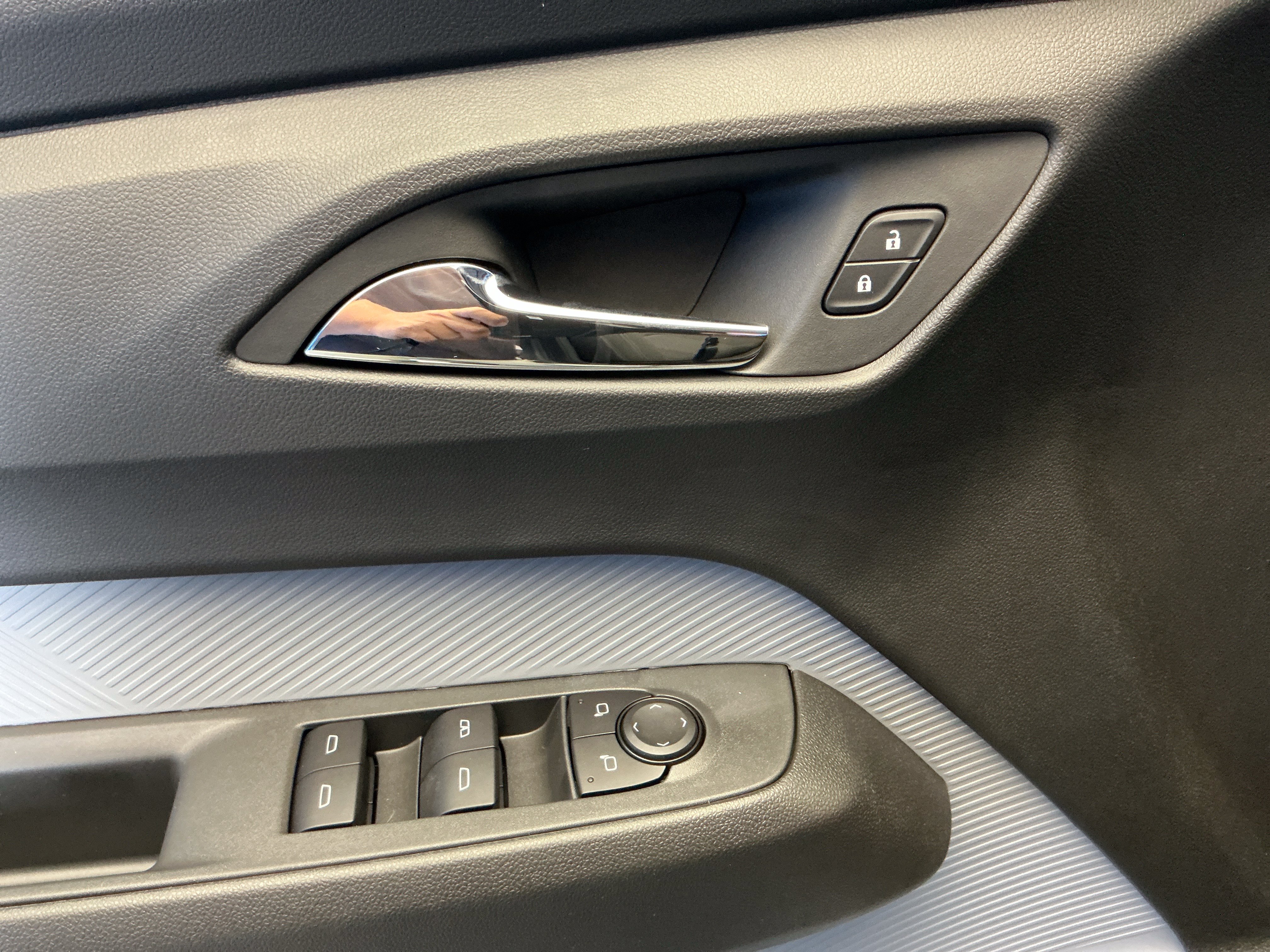 New 2027 Chevrolet Bolt LT FWD image 11