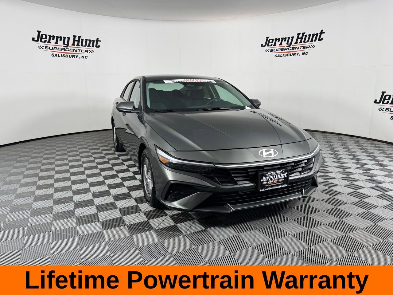 Used 2025 Hyundai Elantra SE FWD image 6