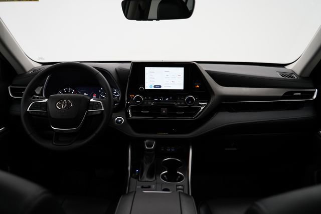 Used 2023 Toyota Highlander XLE image 15