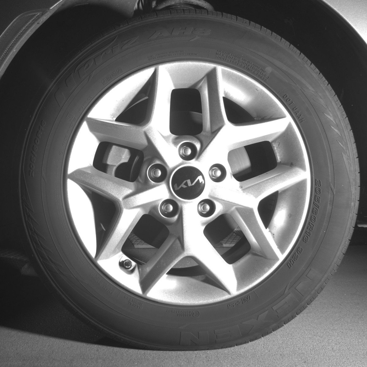 Used 2025 Kia Soul LX w/ LX Technology Package FWD image 12