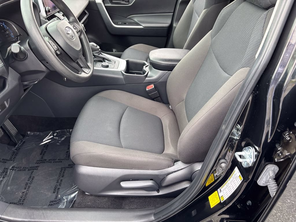Certified 2025 Toyota RAV4 LE AWD/4WD image 18