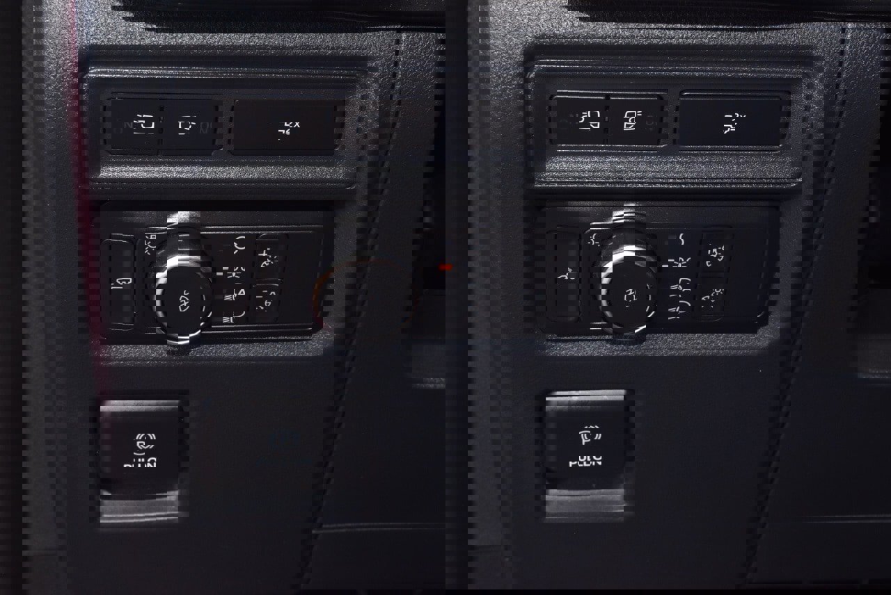 Certified 2022 Ford F150 XLT w/ Equipment Group 302A High image 32