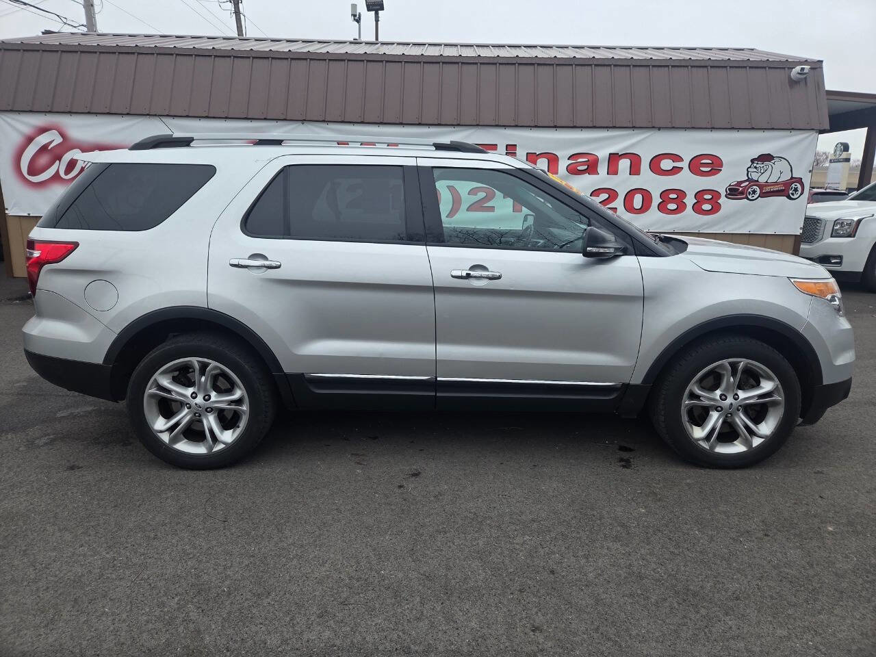 Used 2015 Ford Explorer Limited image 2
