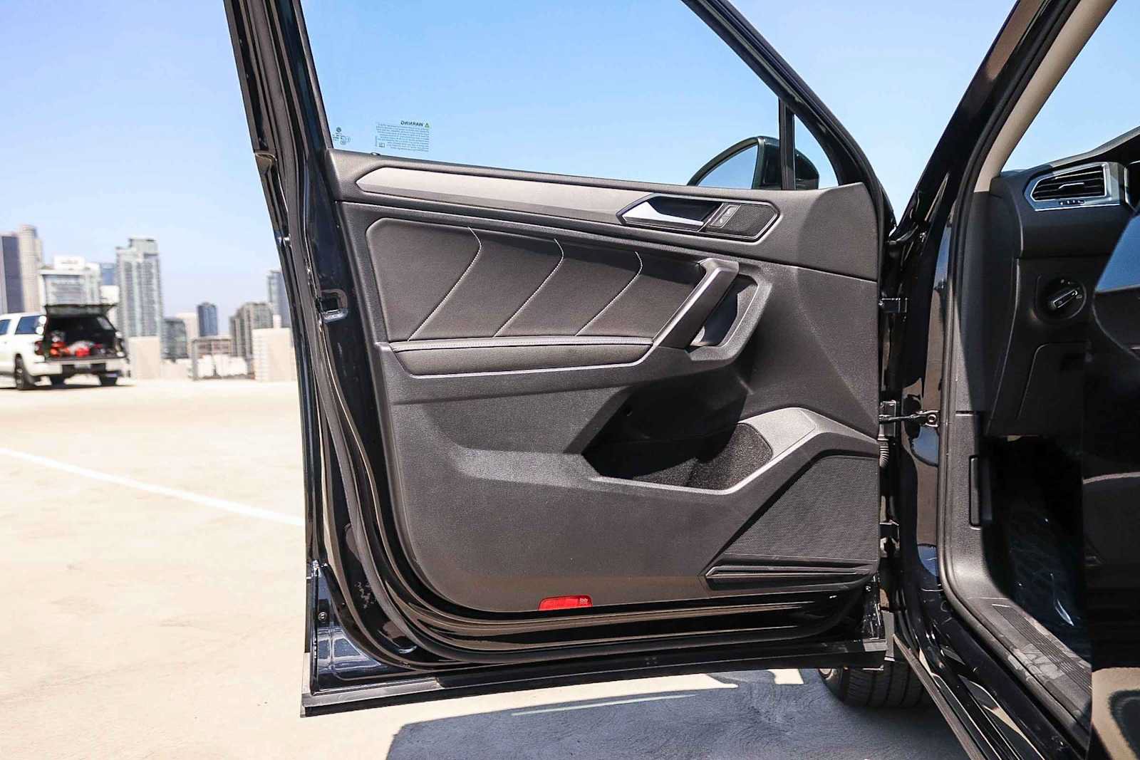 Certified 2022 Volkswagen Tiguan SE FWD image 20