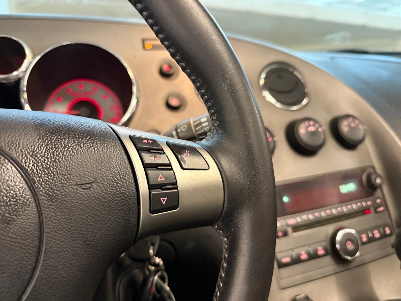 Used 2008 Pontiac Solstice Convertible w/ Premium Package image 17