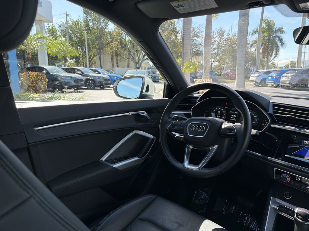 Used 2022 Audi Q3 2.0T Premium w/ Convenience Package image 15