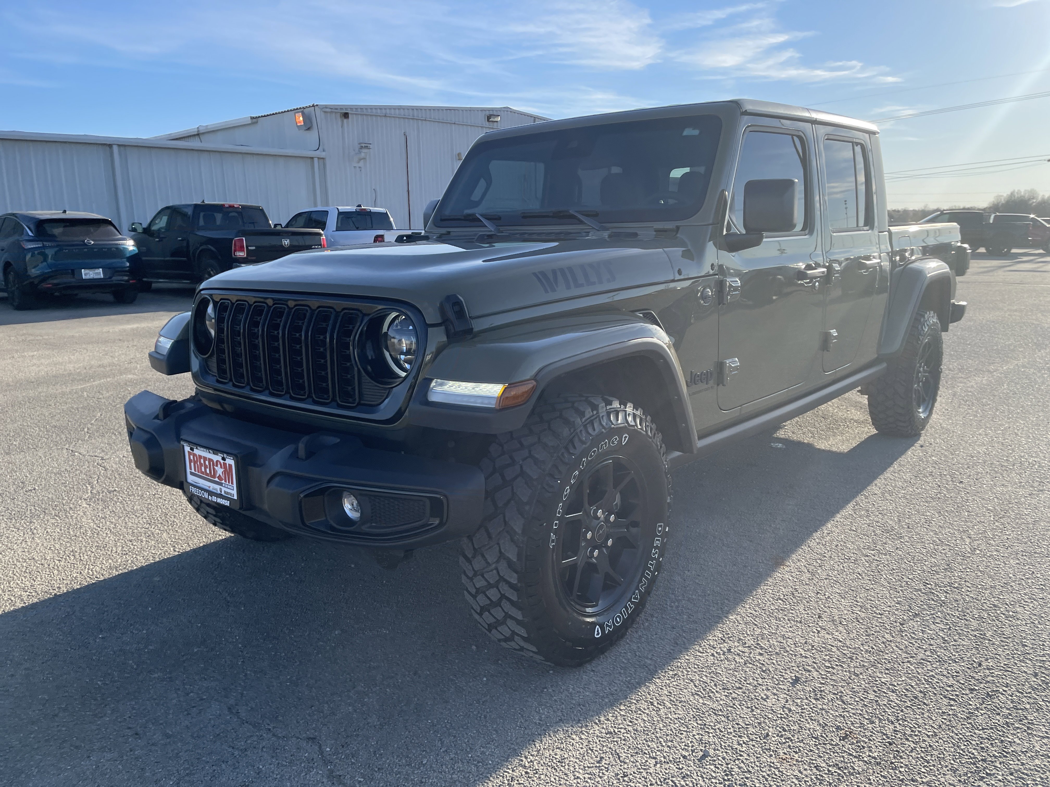 Used 2025 Jeep Gladiator Willys image 5