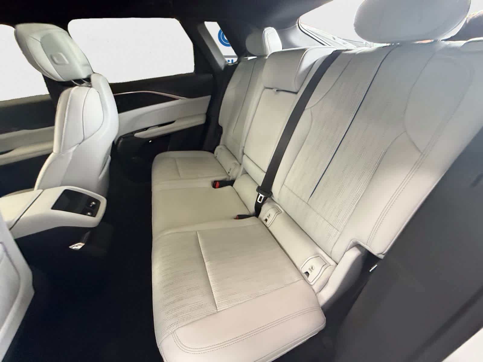 Used 2024 Cadillac Lyriq Luxury w/ LPO, Floor Liner Package AWD/4WD image 20