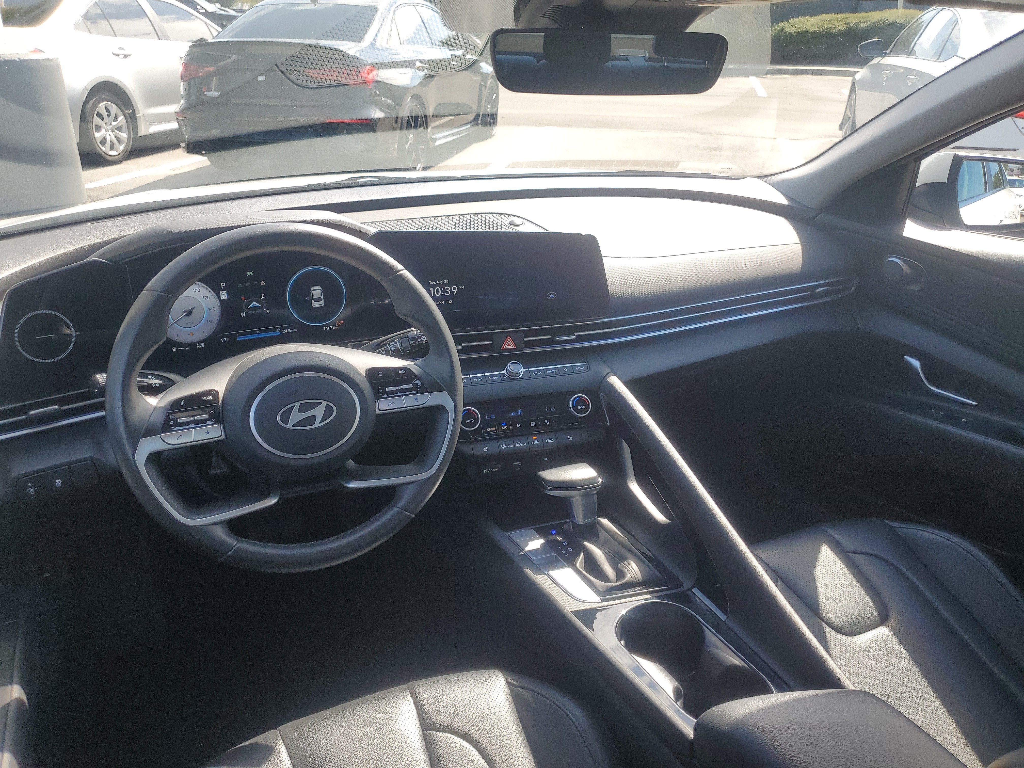 Used 2025 Hyundai Elantra Limited FWD image 10