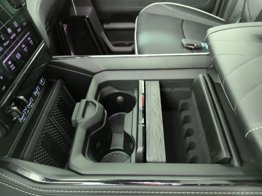 New 2026 RAM 2500 Limited AWD/4WD image 17