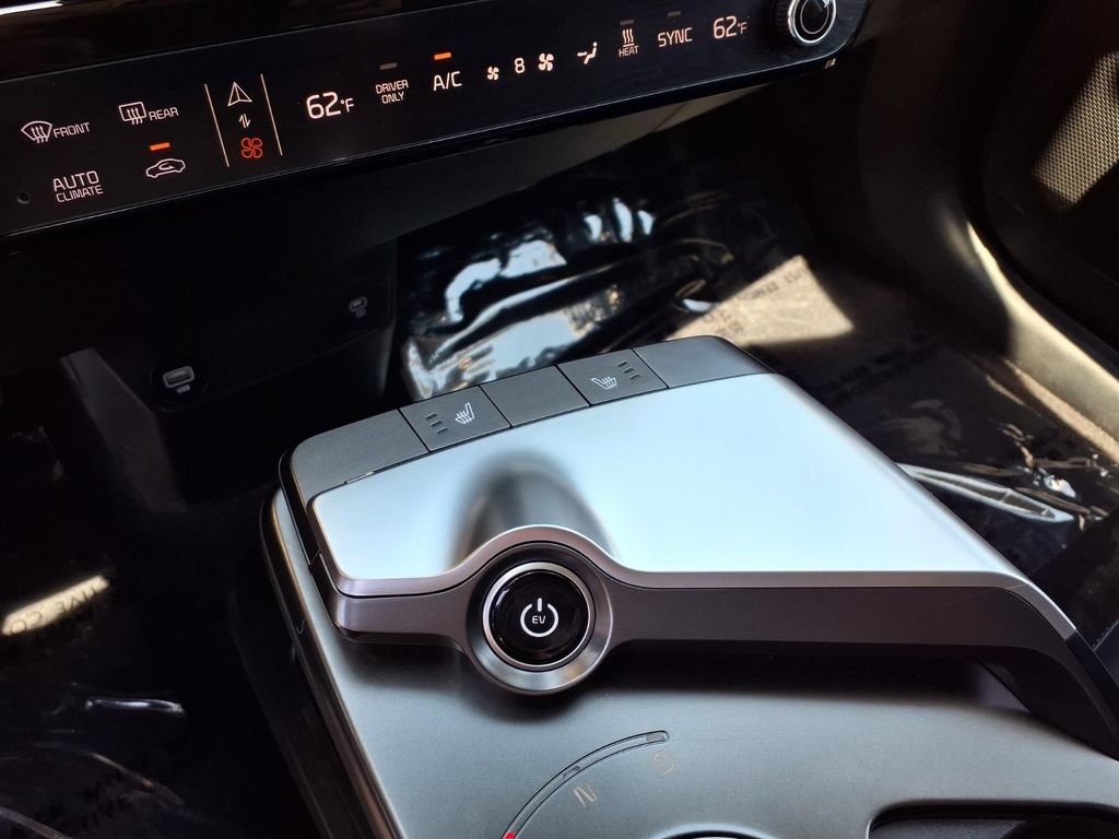 Certified 2024 Kia EV6 Light RWD image 25