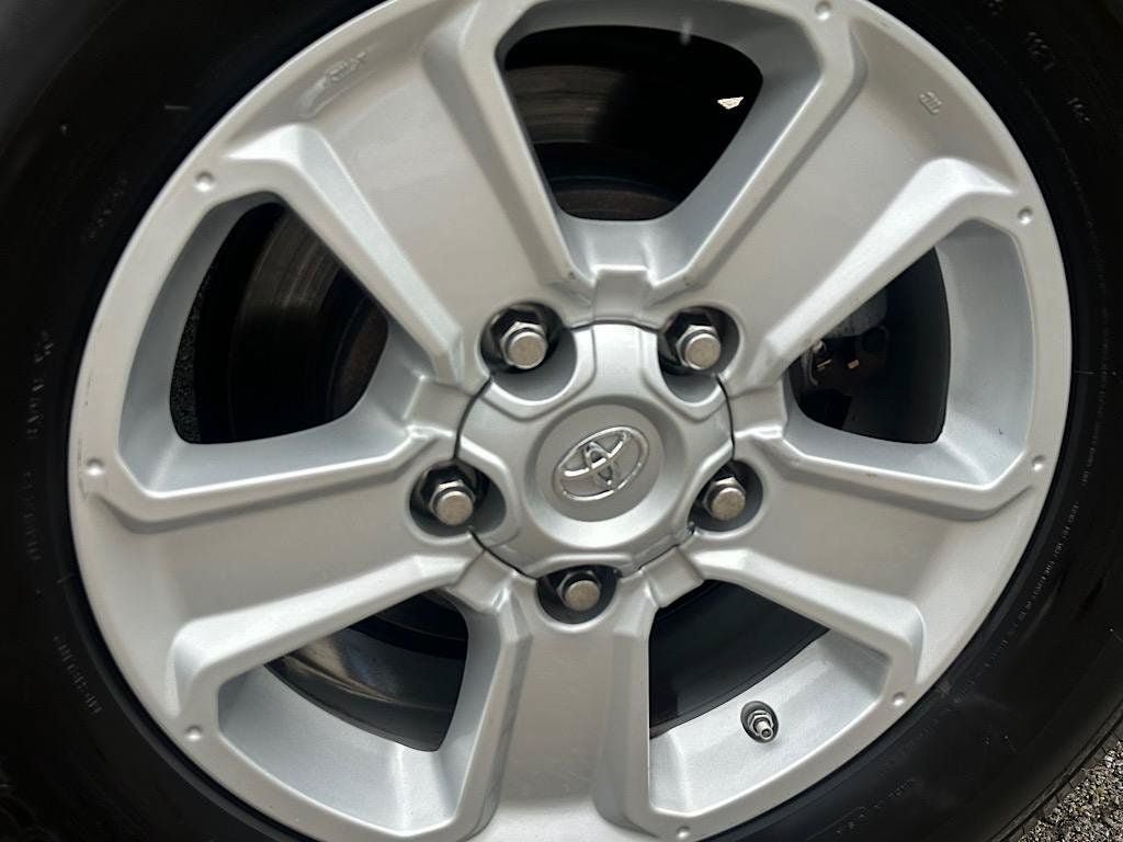 Certified 2018 Toyota Tundra SR5 w/ SR5 Upgrade Package AWD/4WD image 28