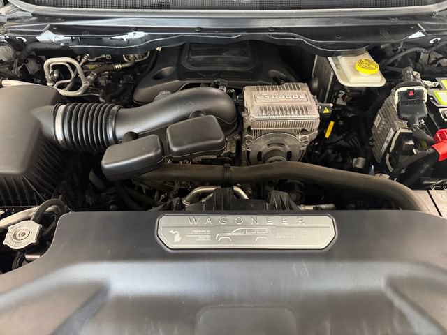Used 2022 Jeep Wagoneer Series III AWD/4WD image 6